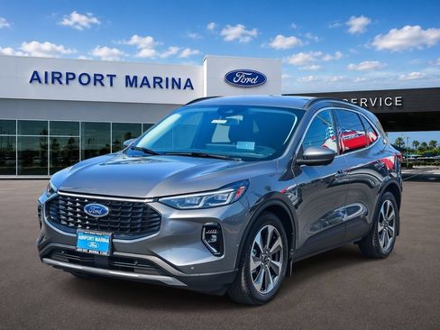 Certified 2023 Ford Escape Platinum w/ Premium Technology Package FWD image 5