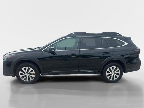 Used 2024 Subaru Outback Premium AWD/4WD image 2