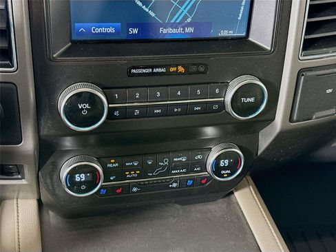 Used 2020 Ford Expedition Max XLT w/ Equipment Group 202A AWD/4WD image 10