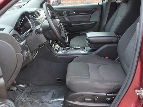 Used 2017 Chevrolet Traverse LT w/ Style and Technology Package FWD image 14