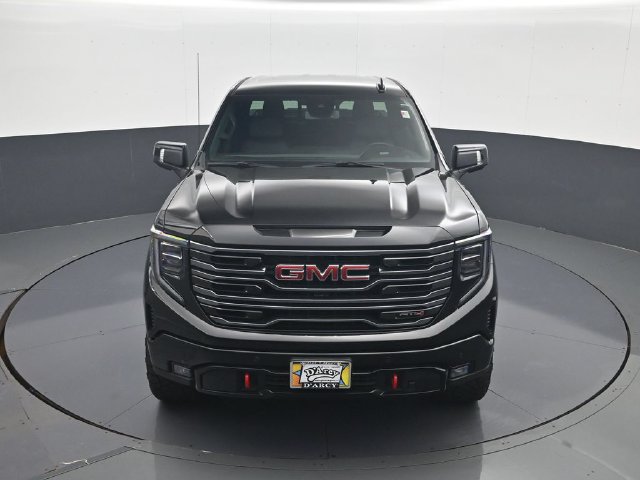 Used 2025 GMC Sierra 1500 AT4 w/ AT4 Premium Package AWD/4WD image 14
