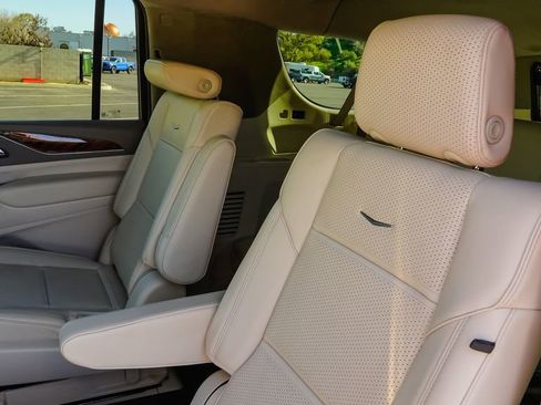 Certified 2024 Cadillac Escalade ESV Sport Platinum w/ LPO, ONYX Package image 11