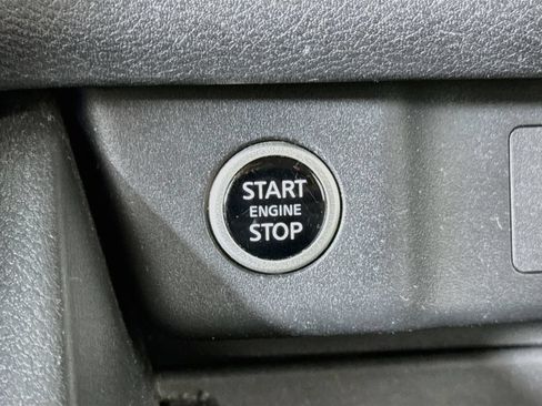 Used 2023 Nissan Rogue SV AWD/4WD image 23