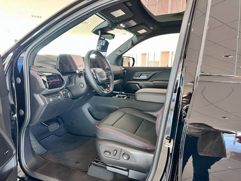 New 2024 Chevrolet Silverado EV RST image 8