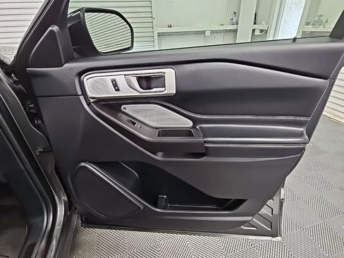 Used 2020 Ford Explorer ST w/ ST Street Pack image 43