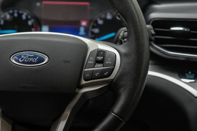Used 2021 Ford Explorer XLT w/ Equipment Group 202A AWD/4WD image 22