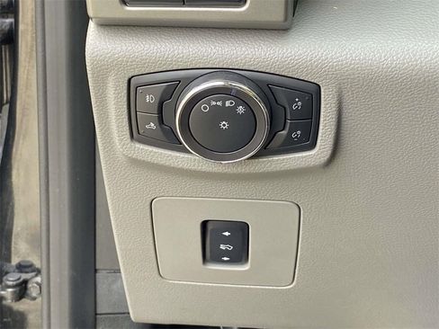 Used 2015 Ford F150 Lariat w/ Equipment Group 501A Mid image 27