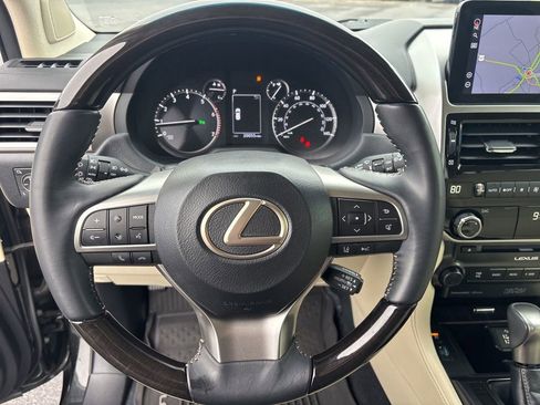 Used 2023 Lexus GX 460 Premium image 18
