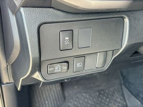 Used 2023 Toyota Tacoma SR5 AWD/4WD image 11