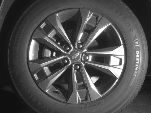 Used 2025 Chevrolet Equinox LT image 12