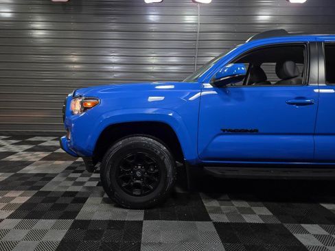 Used 2021 Toyota Tacoma SR5 w/ Blackout Package (TMS) image 37