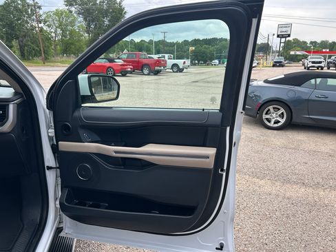 Used 2023 Ford Expedition Max XLT AWD/4WD image 37
