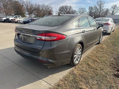 Used 2017 Ford Fusion S image 3