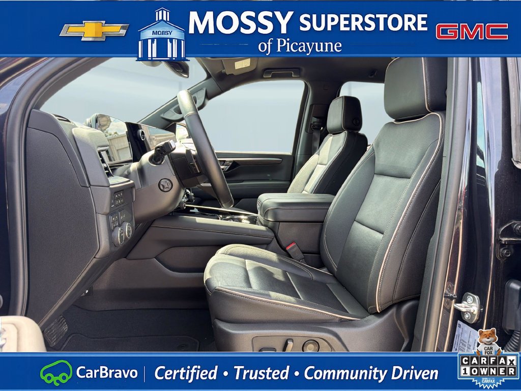 Certified 2026 Chevrolet Suburban Premier AWD/4WD image 12