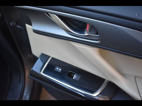 Used 2018 MAZDA CX-9 Touring image 38