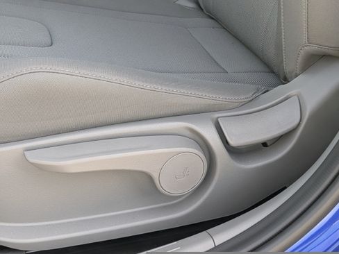 Certified 2025 Hyundai Elantra SE FWD image 35