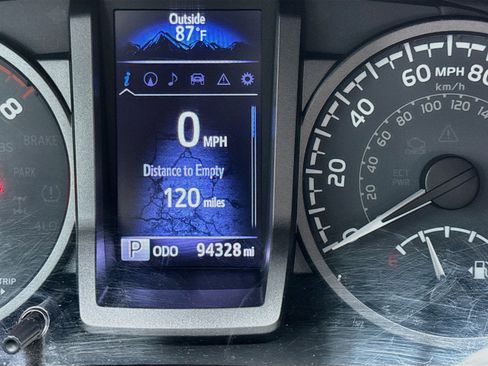 Used 2017 Toyota Tacoma TRD Pro AWD/4WD image 8