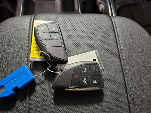 Certified 2026 GMC Sierra 1500 SLT w/ SLT Convenience Package image 24