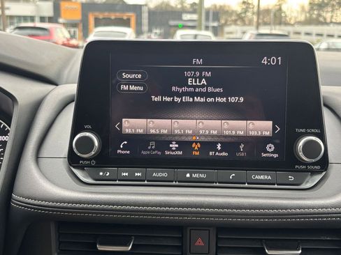 Used 2025 Nissan Rogue SV image 20