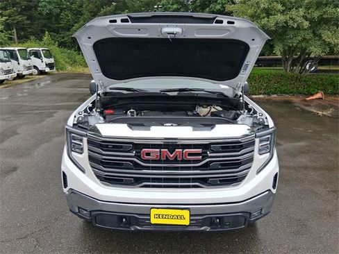 Used 2023 GMC Sierra 1500 SLT image 17