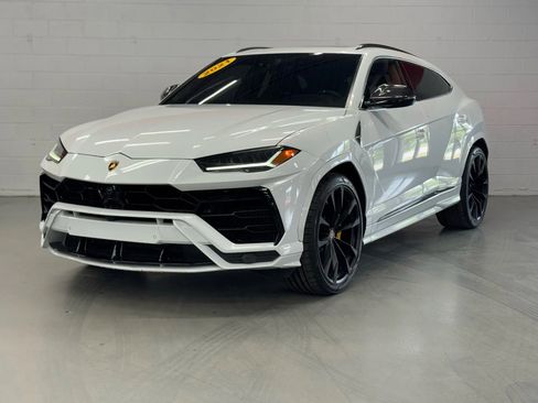 Used 2021 Lamborghini Urus image 1