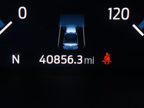 Used 2022 Ford F150 Lariat w/ Equipment Group 502A High image 35