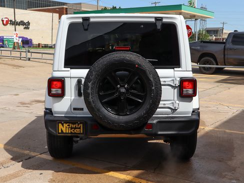 Used 2021 Jeep Wrangler Unlimited Sahara image 13