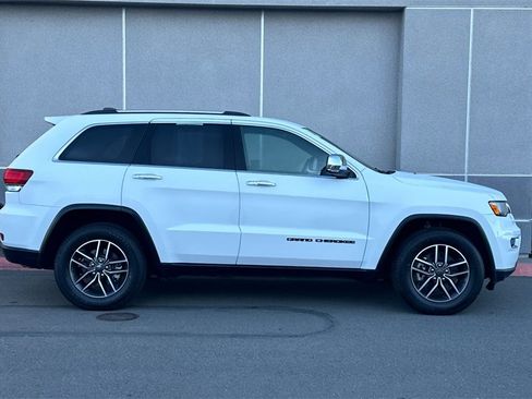 Used 2021 Jeep Grand Cherokee Limited w/ Luxury Group II image 3