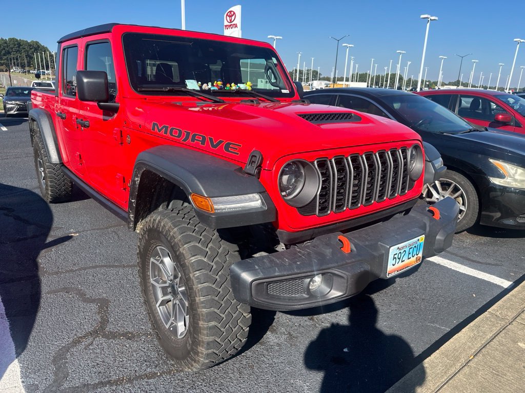 Used 2024 Jeep Gladiator Mojave w/ Convenience Group AWD/4WD image 2