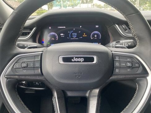Used 2023 Jeep Grand Cherokee Limited AWD/4WD image 22