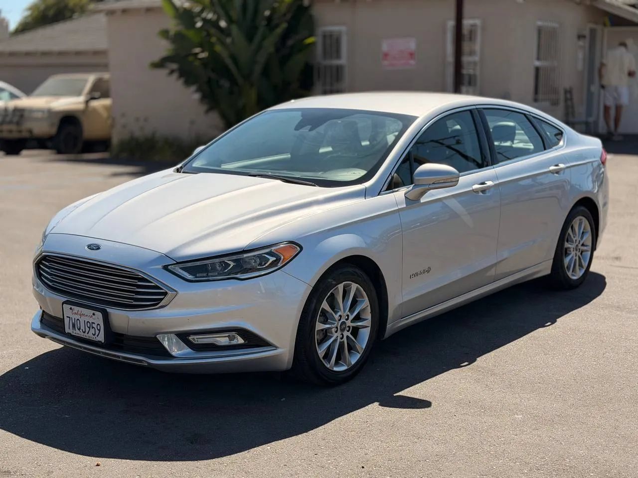 Used 2017 Ford Fusion SE w/ Equipment Group 602A FWD image 6