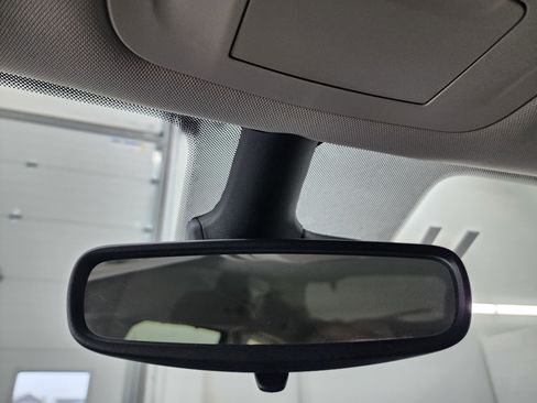 Used 2024 Chrysler Pacifica Touring-L image 59