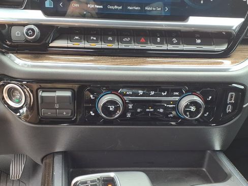 Used 2023 Chevrolet Silverado 1500 LT Trail Boss w/ LT Trail Boss Premium Package AWD/4WD image 20