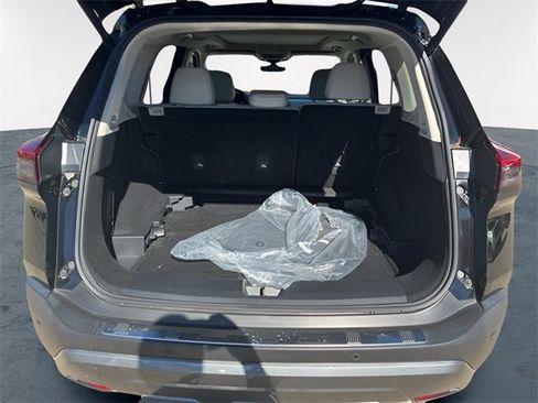 Used 2023 Nissan Rogue SL w/ SL Premium Package image 9