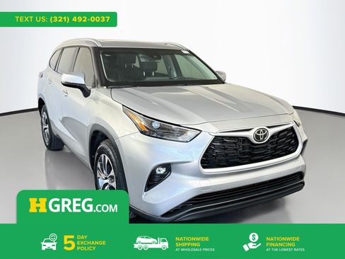 Used 2023 Toyota Highlander XLE FWD image 1