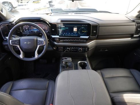 Used 2024 Chevrolet Silverado 1500 LT Trail Boss w/ Convenience Package II image 28