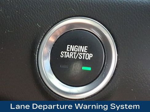 Used 2022 GMC Terrain SLE w/ Driver Convenience Package image 17