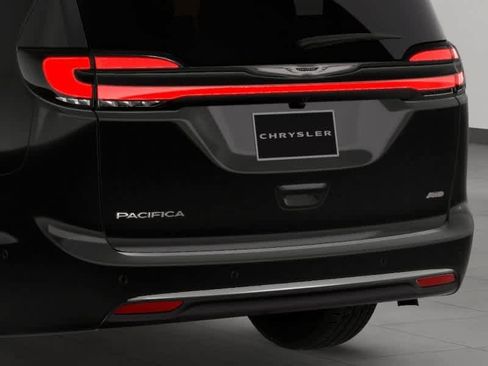 New 2026 Chrysler Pacifica Select image 16