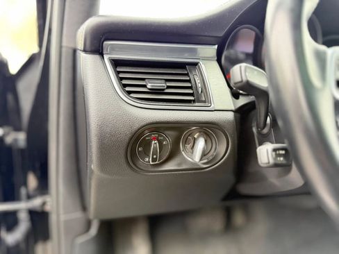 Used 2018 Porsche Macan Turbo image 37