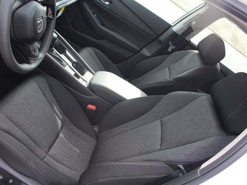 New 2025 Honda Accord SE image 5