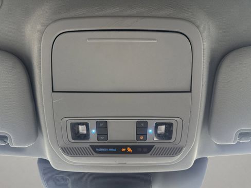 Used 2022 Ford Explorer XLT w/ Equipment Group 202A image 29