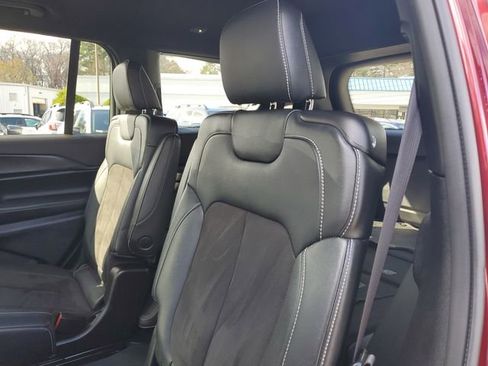 Certified 2023 Jeep Grand Cherokee L Laredo image 16