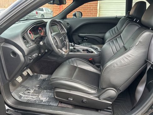 Used 2016 Dodge Challenger SRT Hellcat image 21