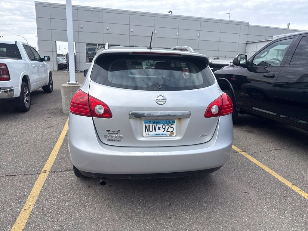 Used 2015 Nissan Rogue S w/ Convenience Package AWD/4WD image 6