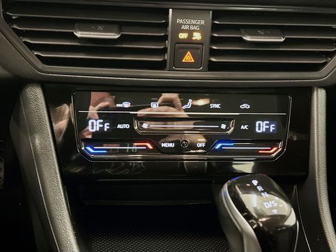 Used 2025 Volkswagen Jetta S image 23