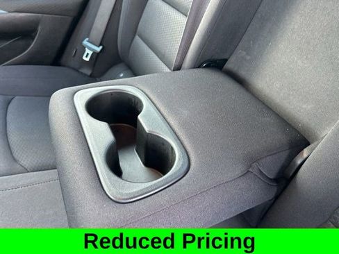 Used 2023 Chevrolet Malibu LT image 34