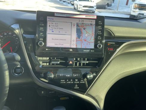 Used 2024 Toyota Camry XSE w/ Navigation Package image 31