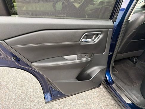 Used 2024 Nissan Rogue Platinum w/ Platinum Premium Package FWD image 23