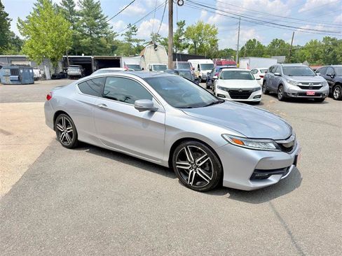 Used 2016 Honda Accord Touring image 11