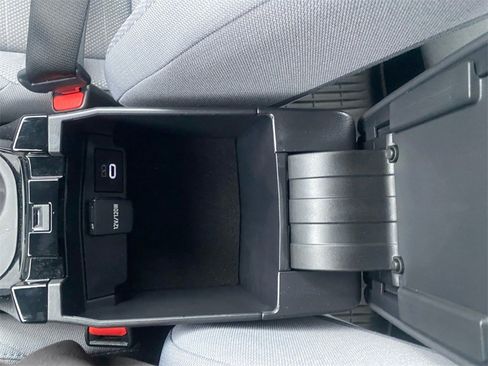 Used 2025 Toyota Corolla SE image 25